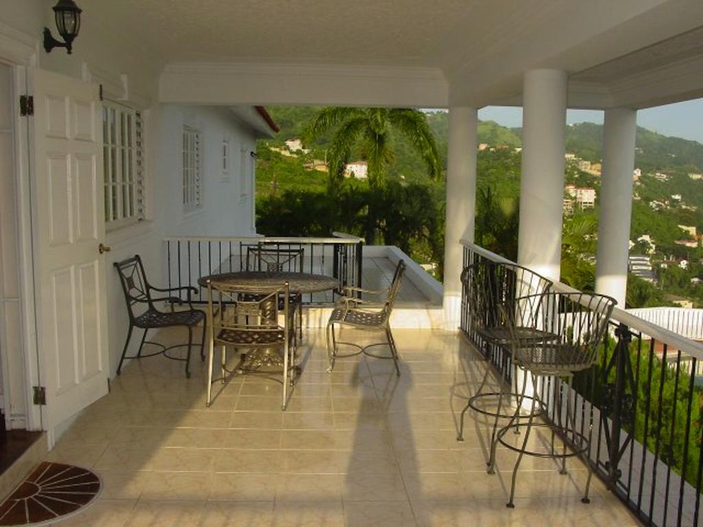 Hill Top Kingston Jamaica Rom bilde